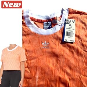 🆕 adidas originals Crop Top peachy color all over print